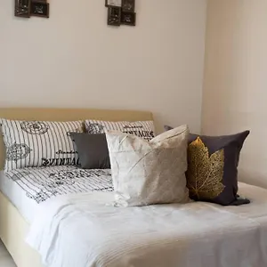Sany With Pool - Apartman