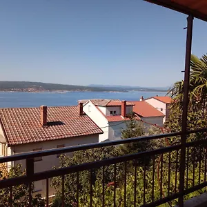 Flora Apartman